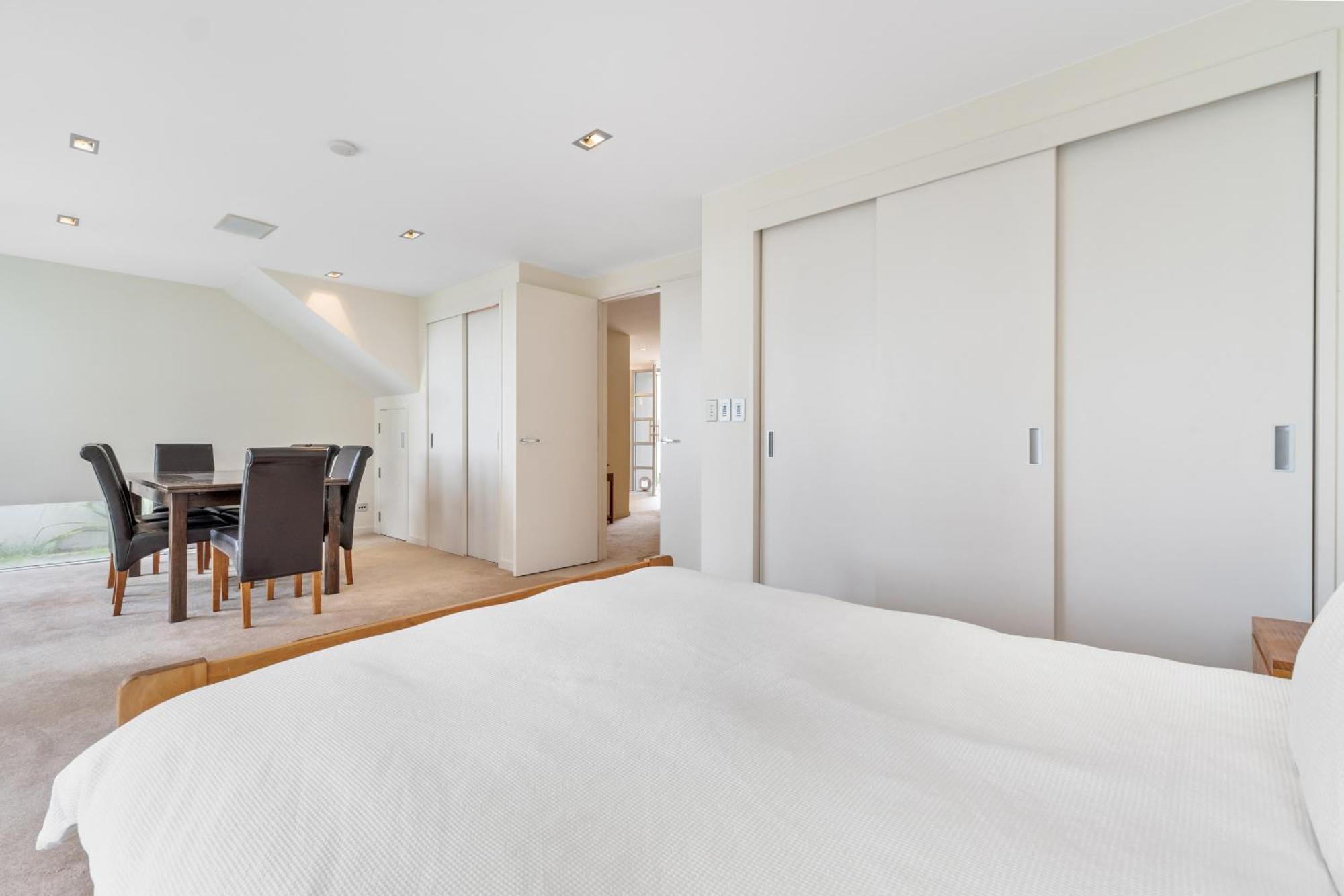 Sentinel Beach House - Holiday Retreat Auckland