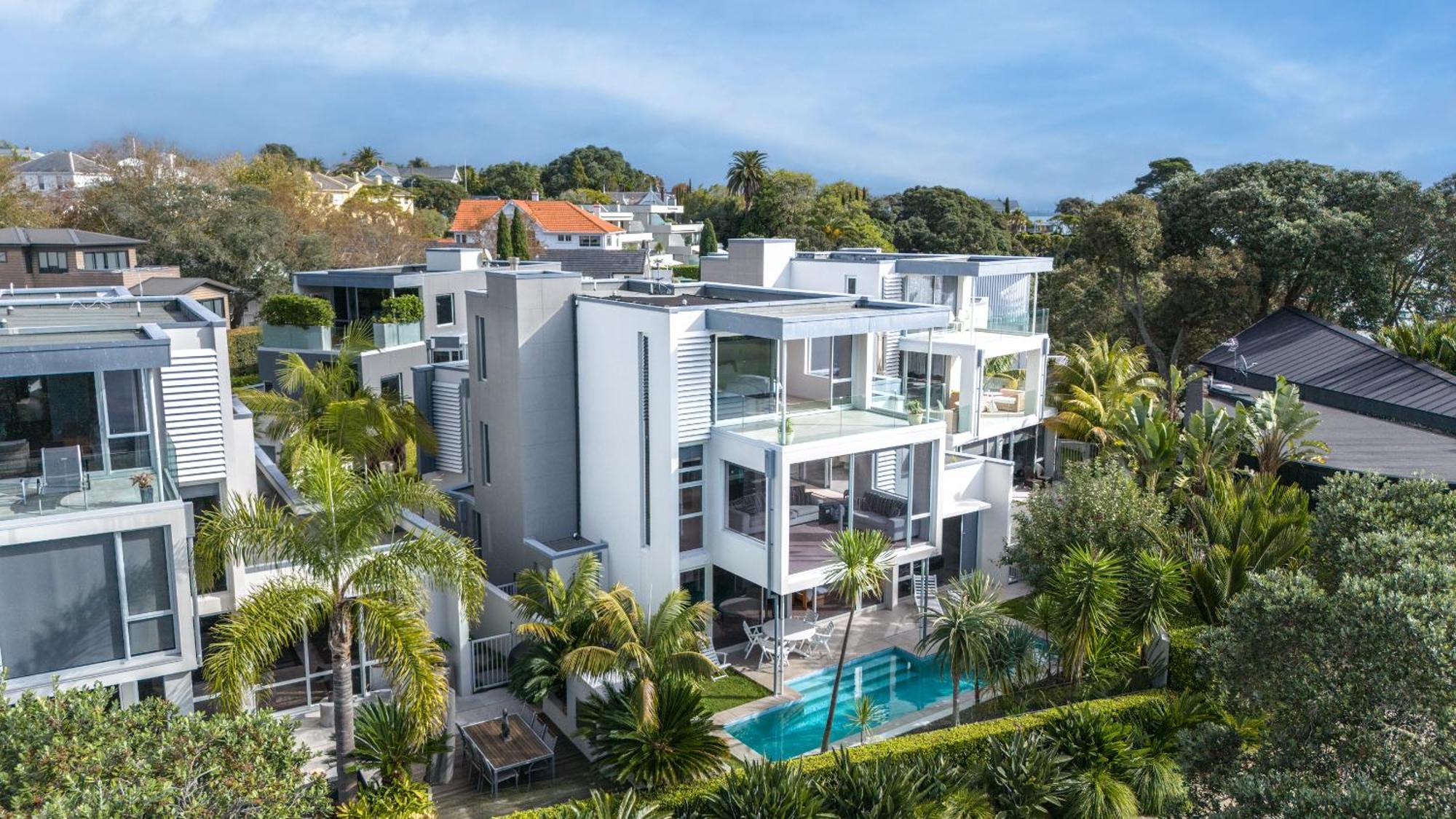 Sentinel Beach House - Holiday Retreat Holiday home Auckland