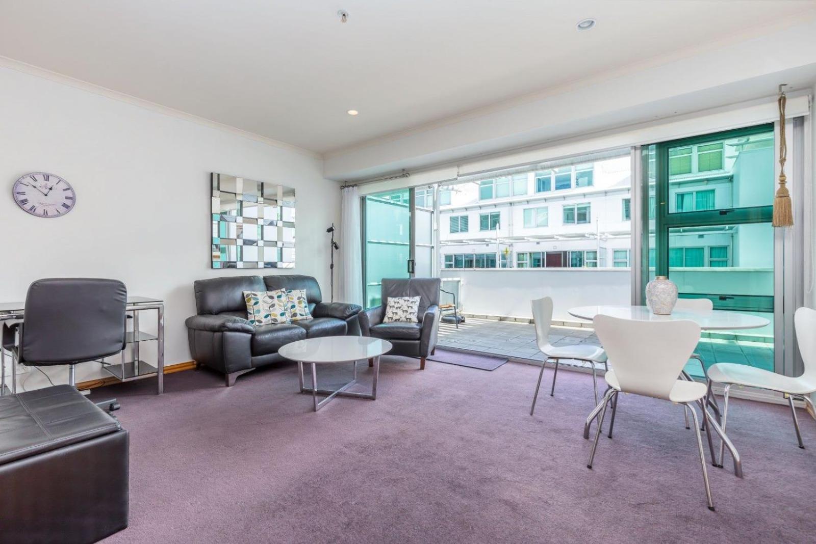 Apartment Waterfront Seaview - Same Building Block As Hilton