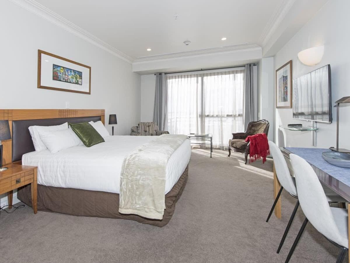Apartment Views -stunning Heritage-pool,gym *
