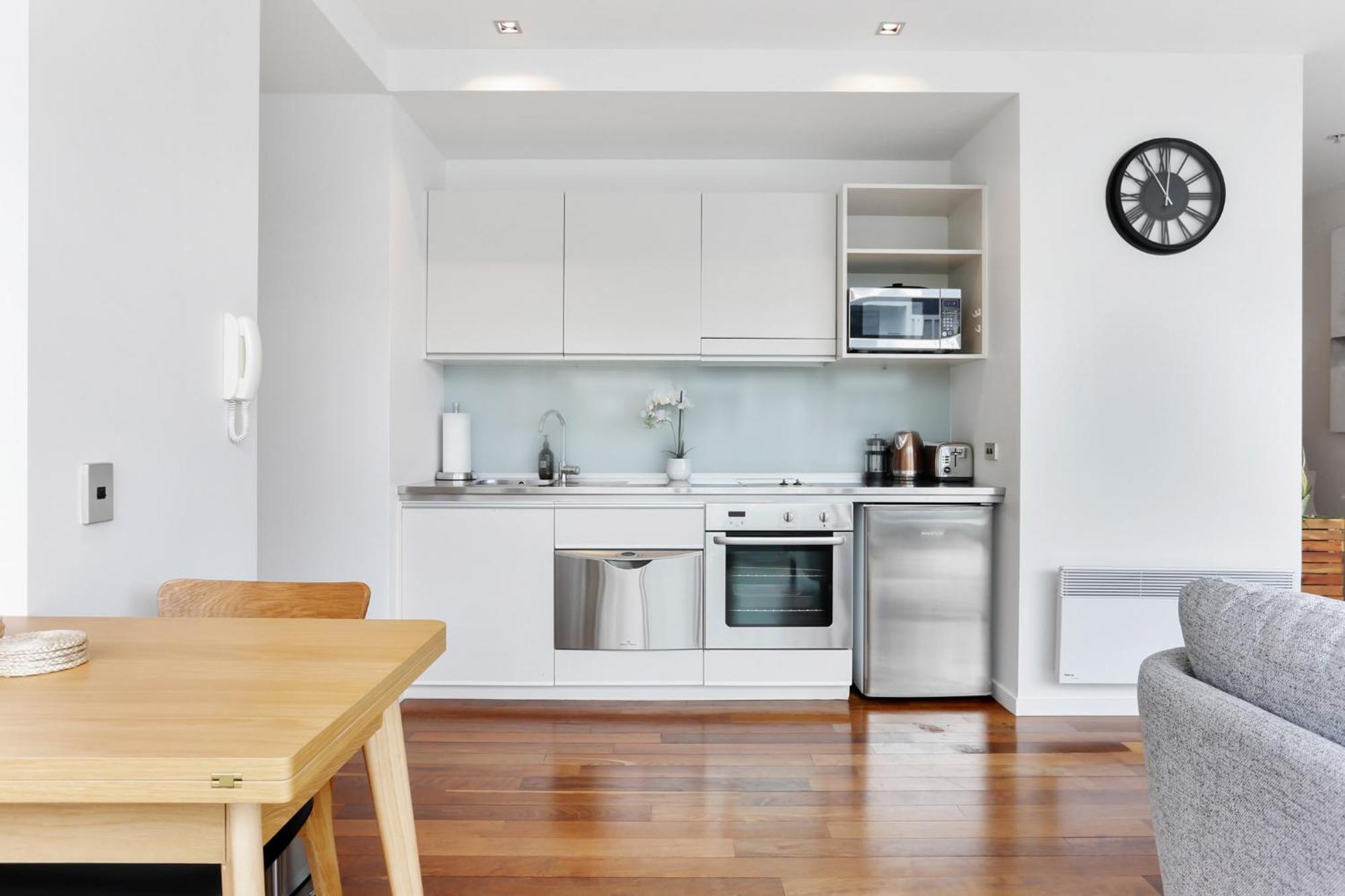 Lighter Quay By Urban Rest * Auckland