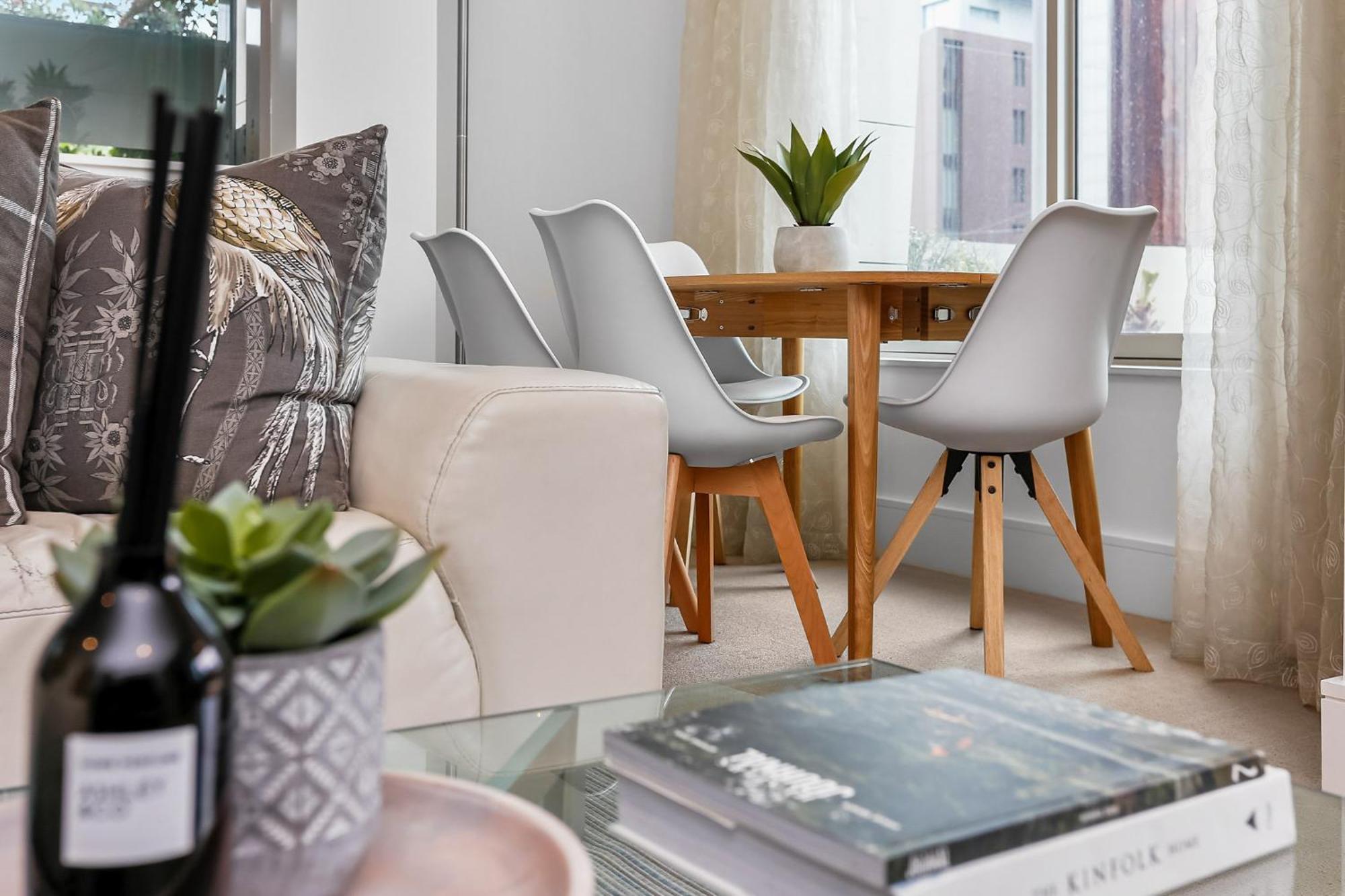 Lighter Quay By Urban Rest * Auckland