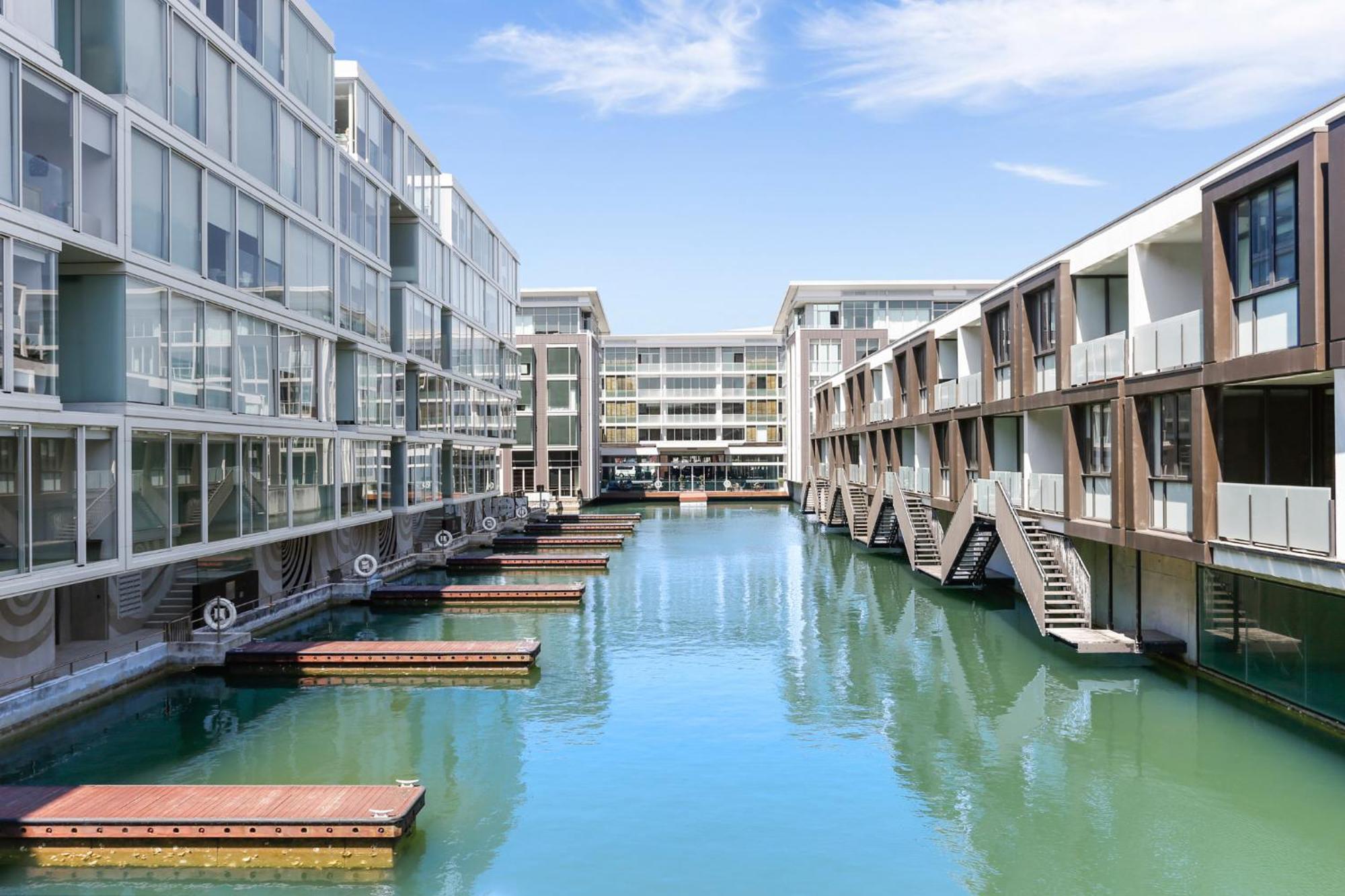 Lighter Quay By Urban Rest * Auckland