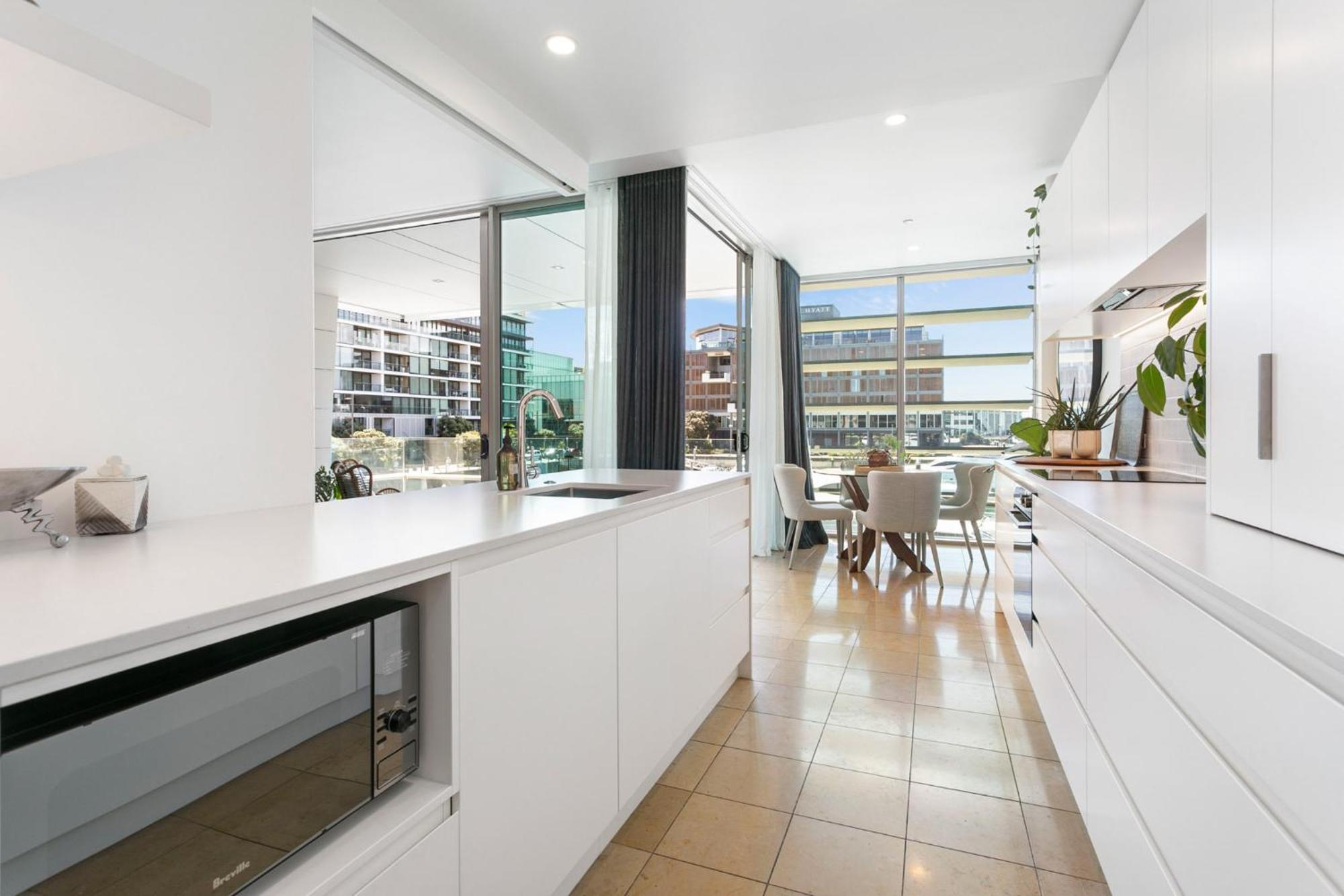 Lighter Quay By Urban Rest * Auckland