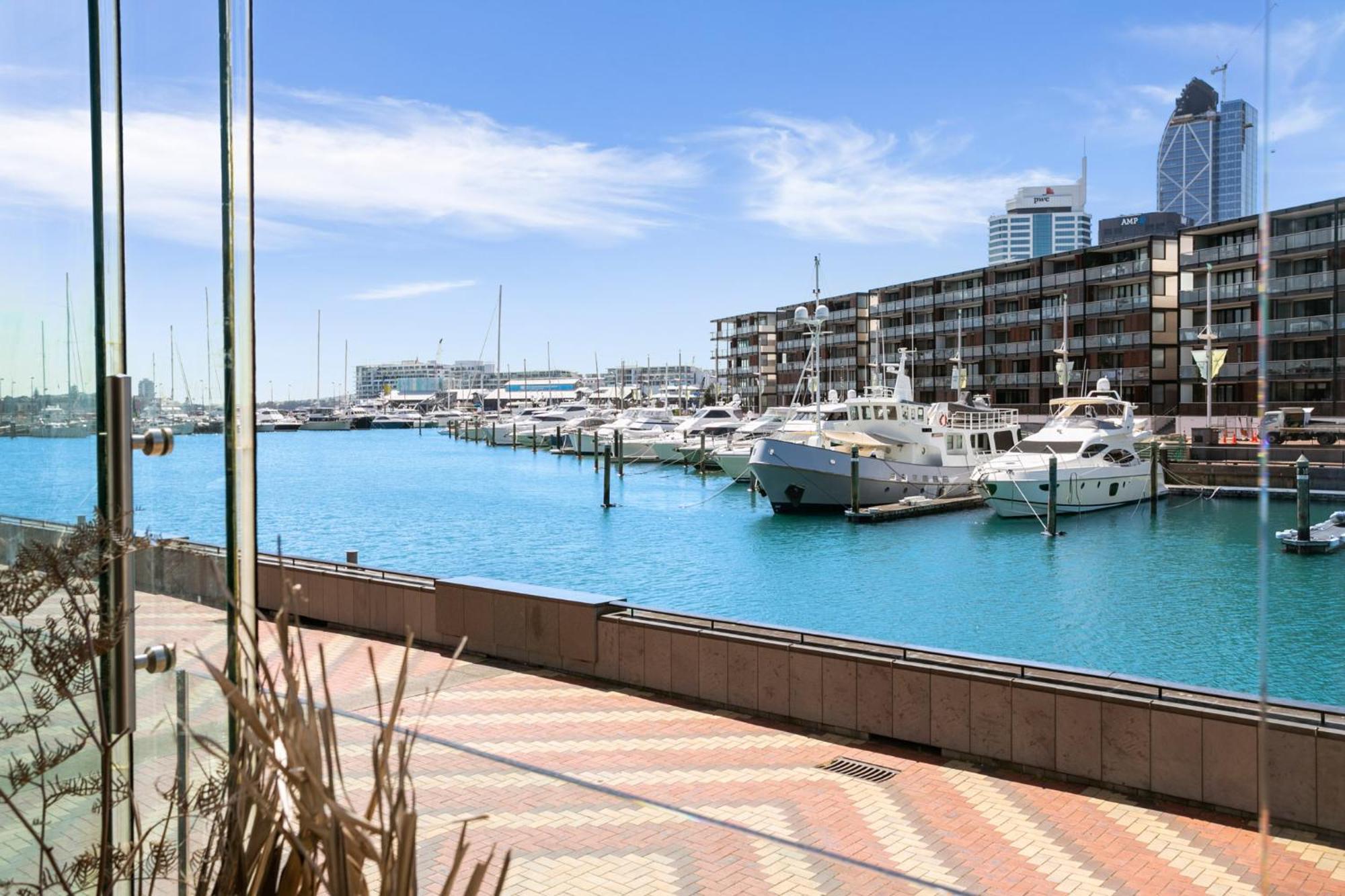 Apartment Lighter Quay By Urban Rest