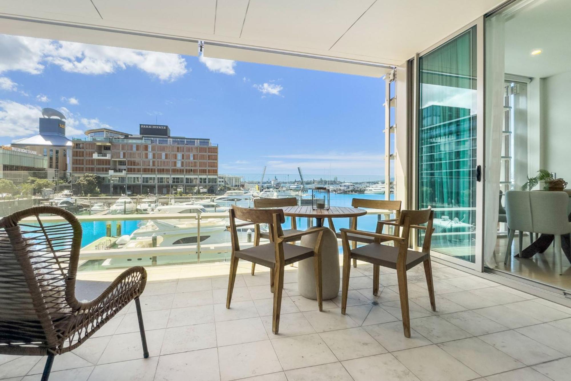 Lighter Quay By Urban Rest Apartment *