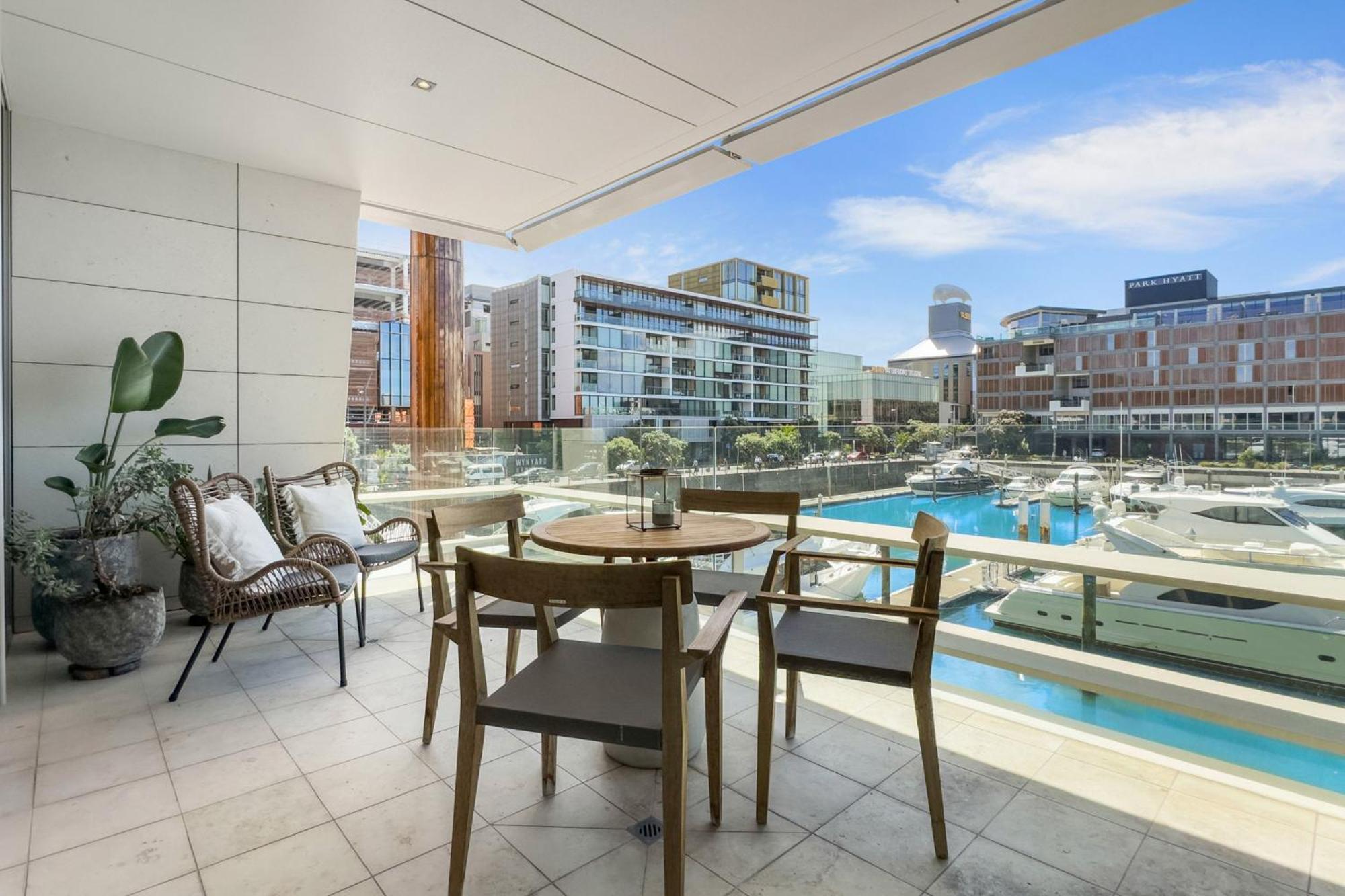 Apartment Lighter Quay By Urban Rest