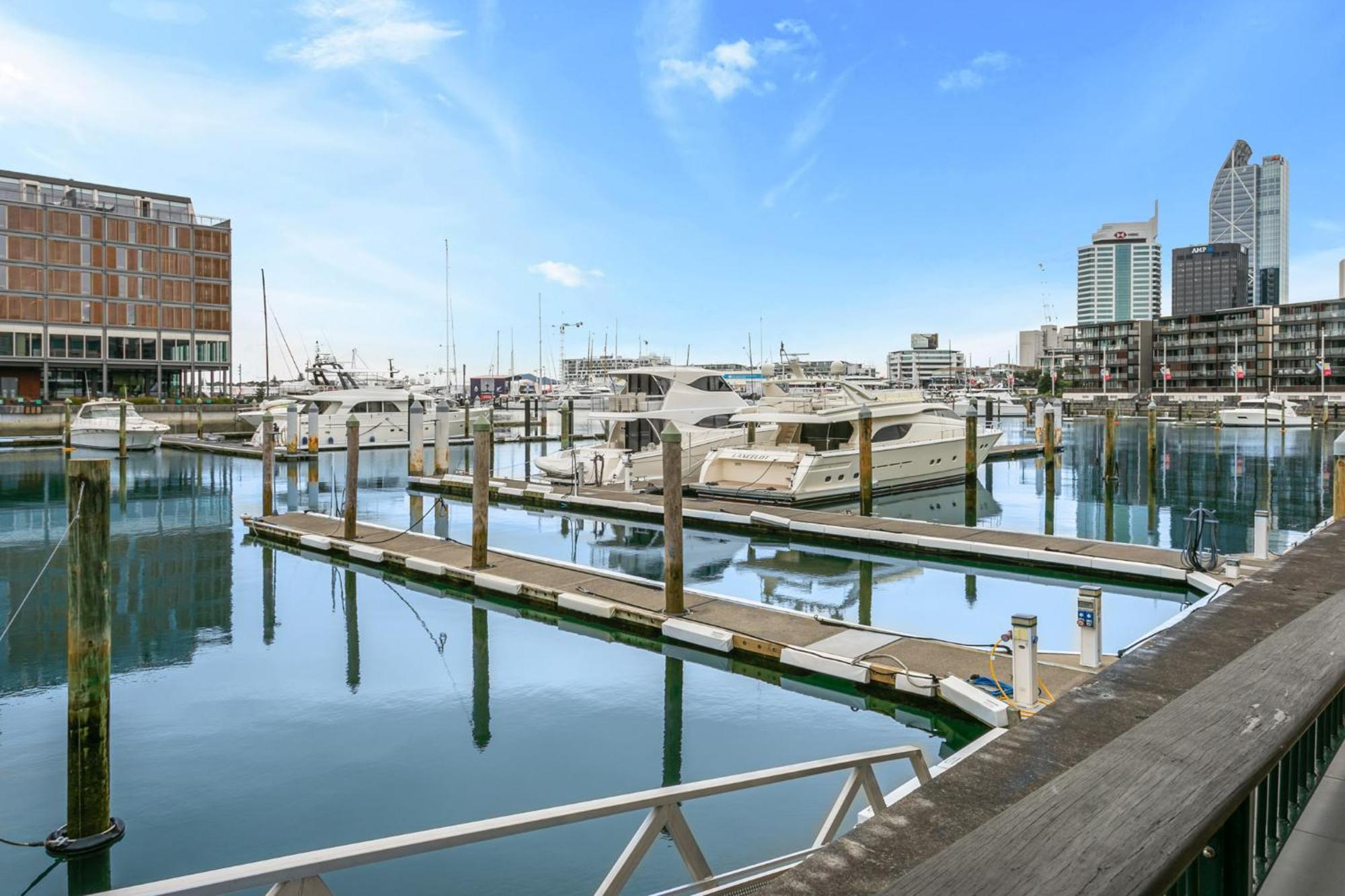 Lighter Quay By Urban Rest Apartment