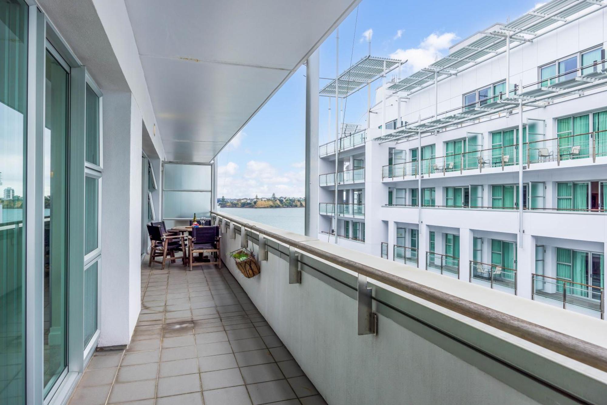 Harbour With Balcony Apartment