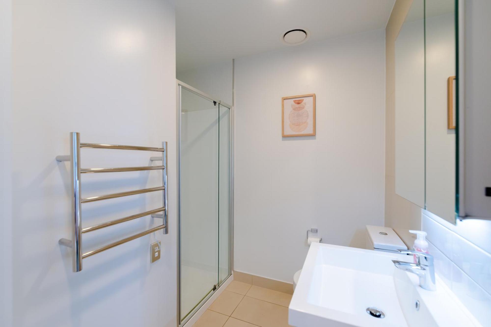 Gorgeous High Floor 2 Bedroom In Cbd Apartment Auckland
