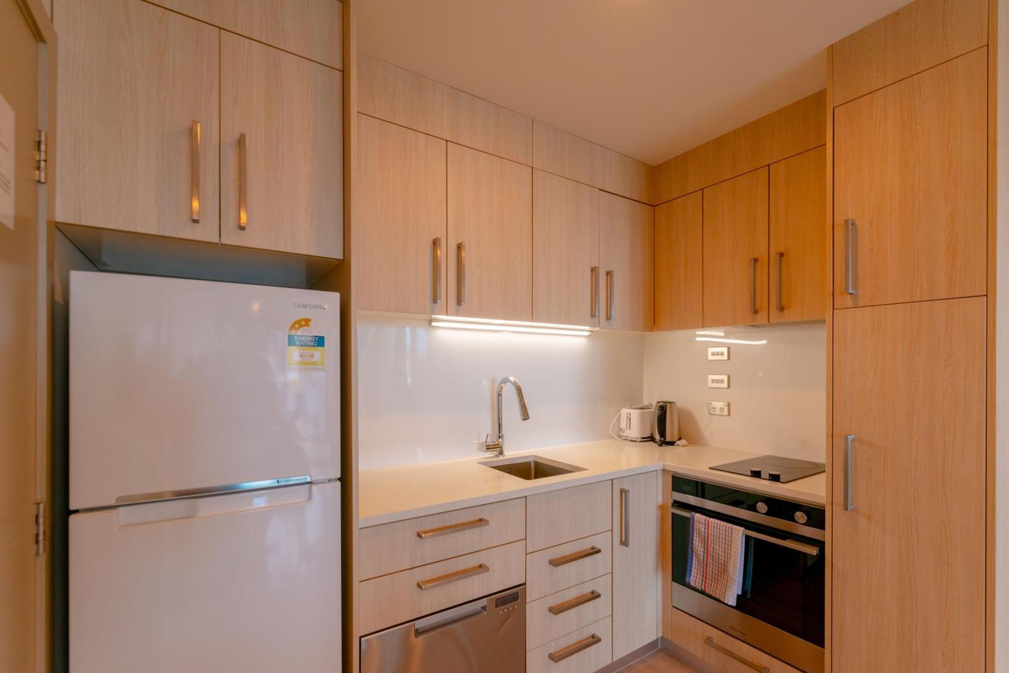 Gorgeous High Floor 2 Bedroom In Cbd