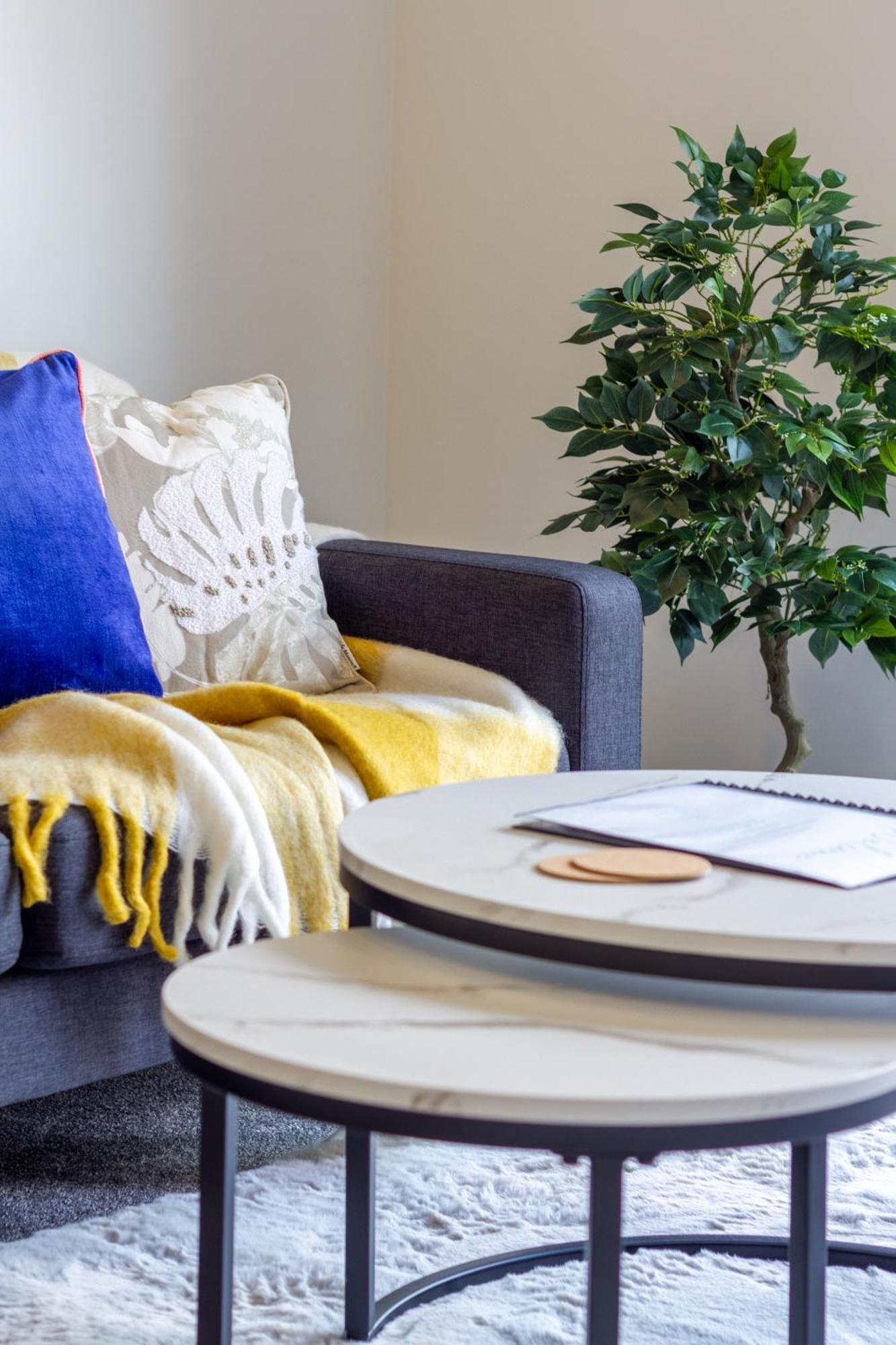 Conveniently Located 2br Townhouse In West Akl *