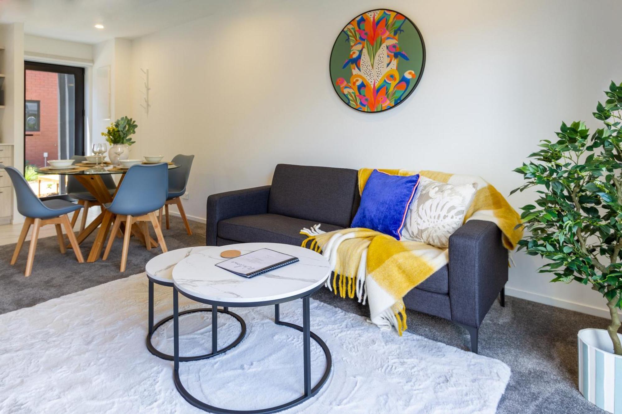 Conveniently Located 2br Townhouse In West Akl Auckland