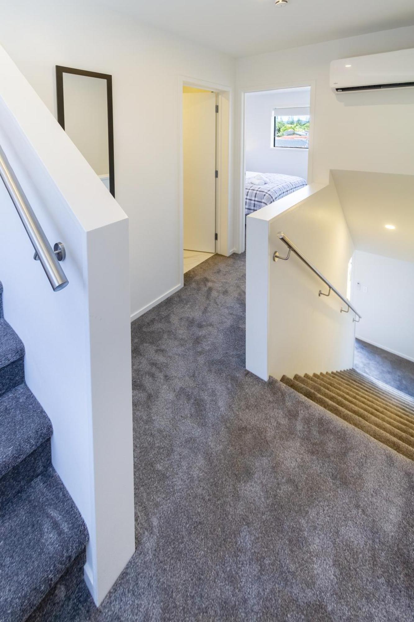 Conveniently Located 2br Townhouse In West Akl Apartment Auckland
