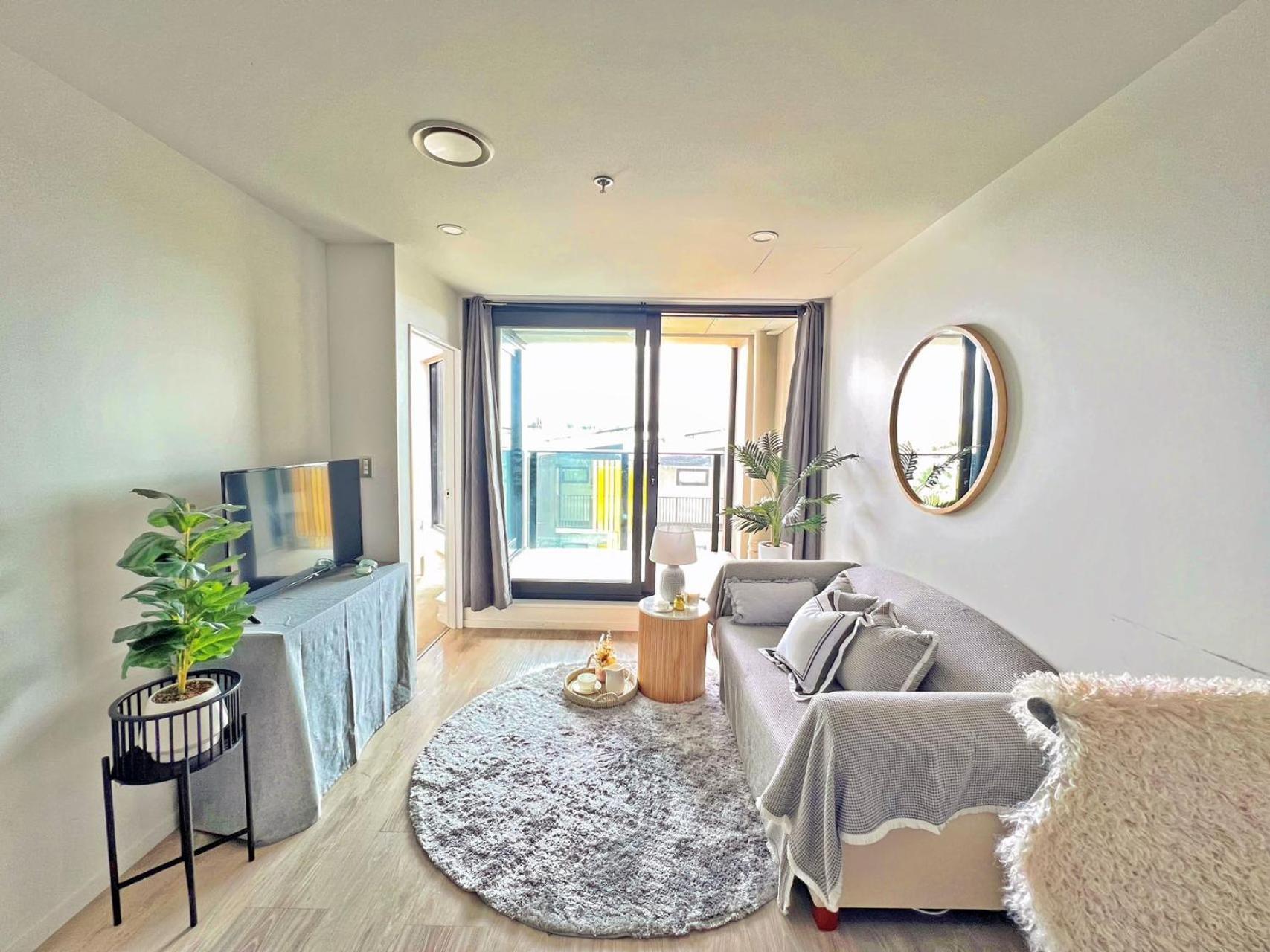 Apartment Stylish Two-bedroom In The Center *