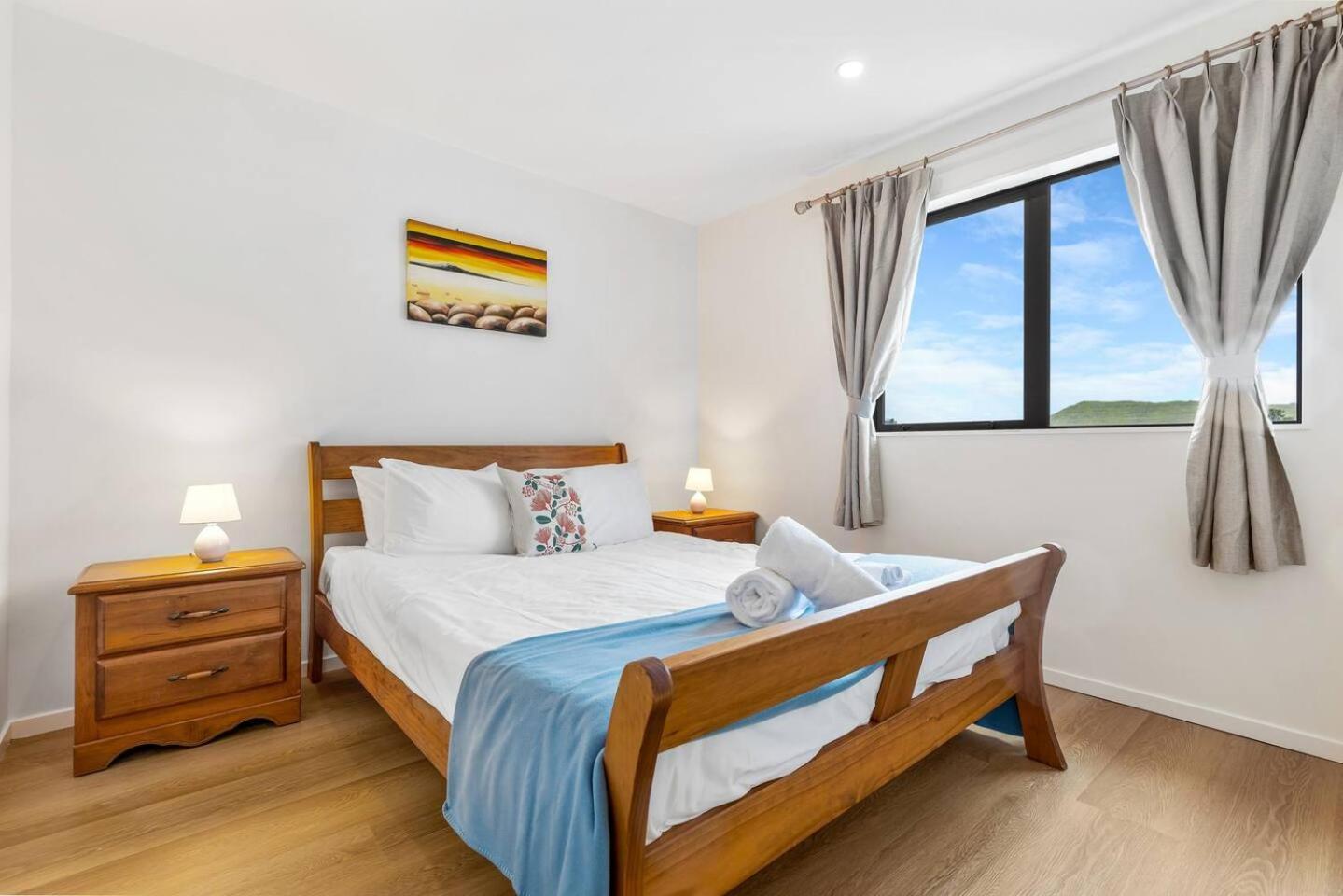 Ventura Escape Townhouse With Parking And Patio * Auckland