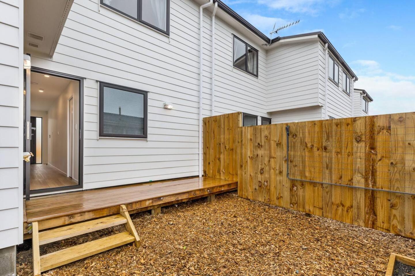 Ventura Escape Townhouse With Parking And Patio