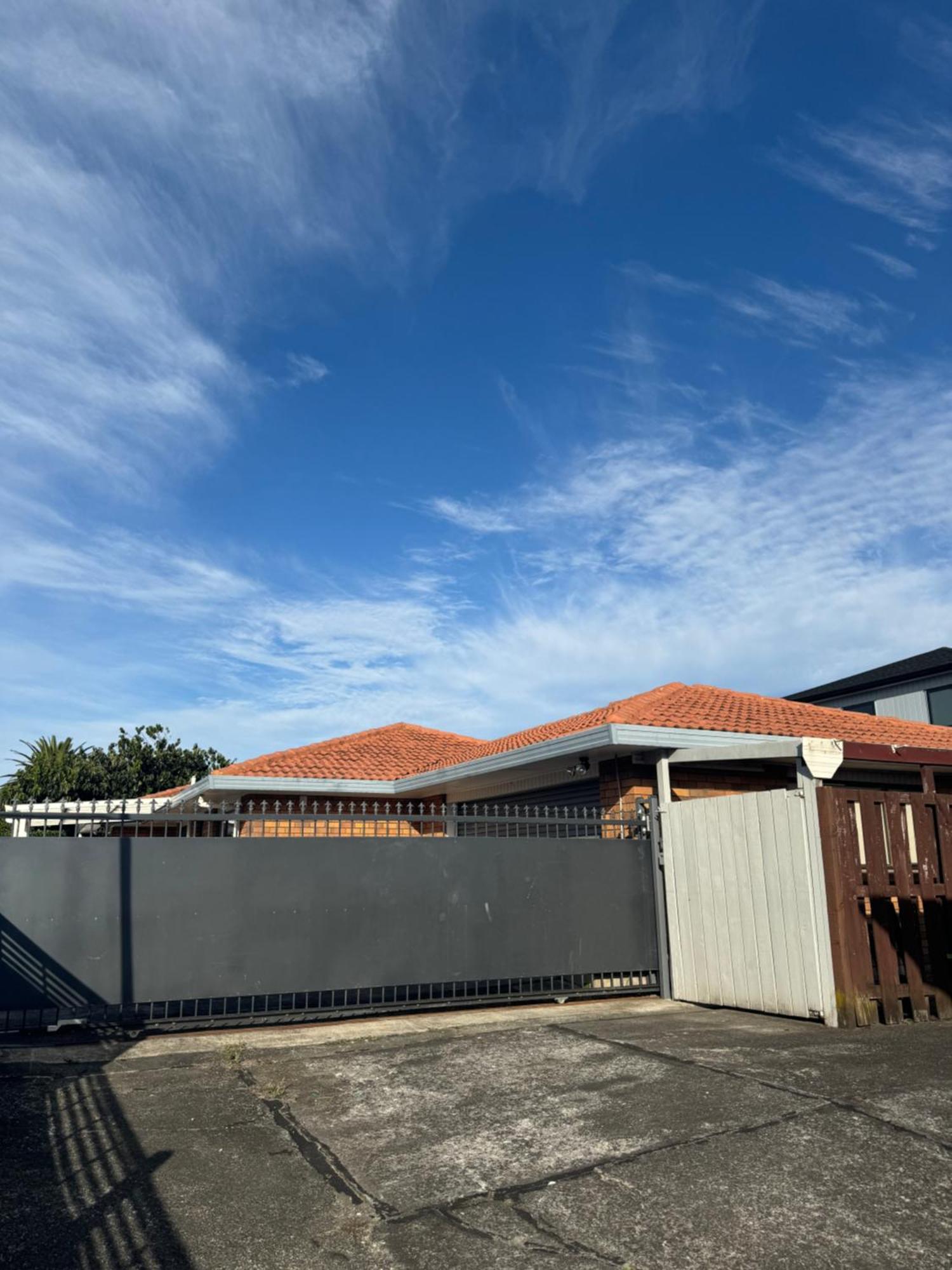 Sweet 9km To Airport Near New * Auckland