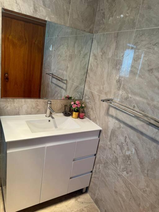 Apartment Sweet 9km To Airport Near New *