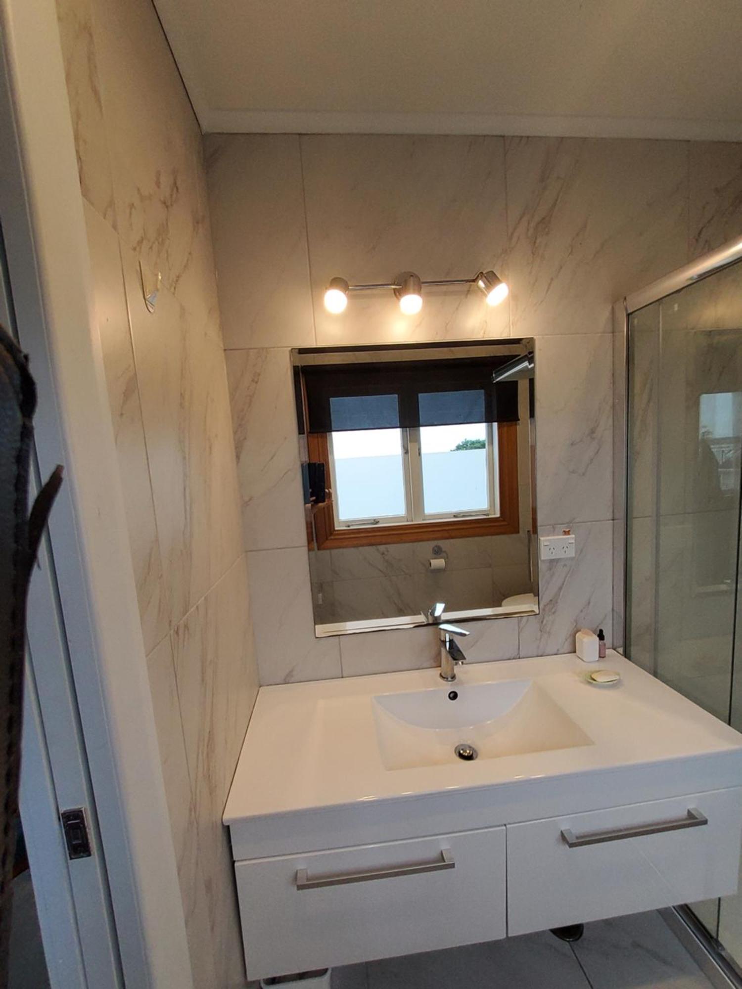 Hauraki Corner Guest house