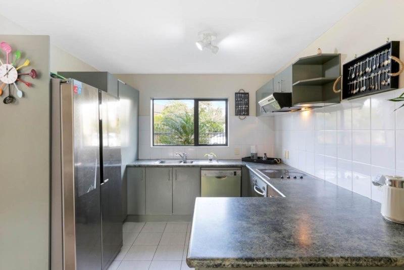 Sunny In West - Shared Bathroom Homestay Auckland