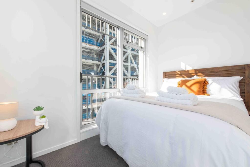 Character In Downtown Apartment Auckland