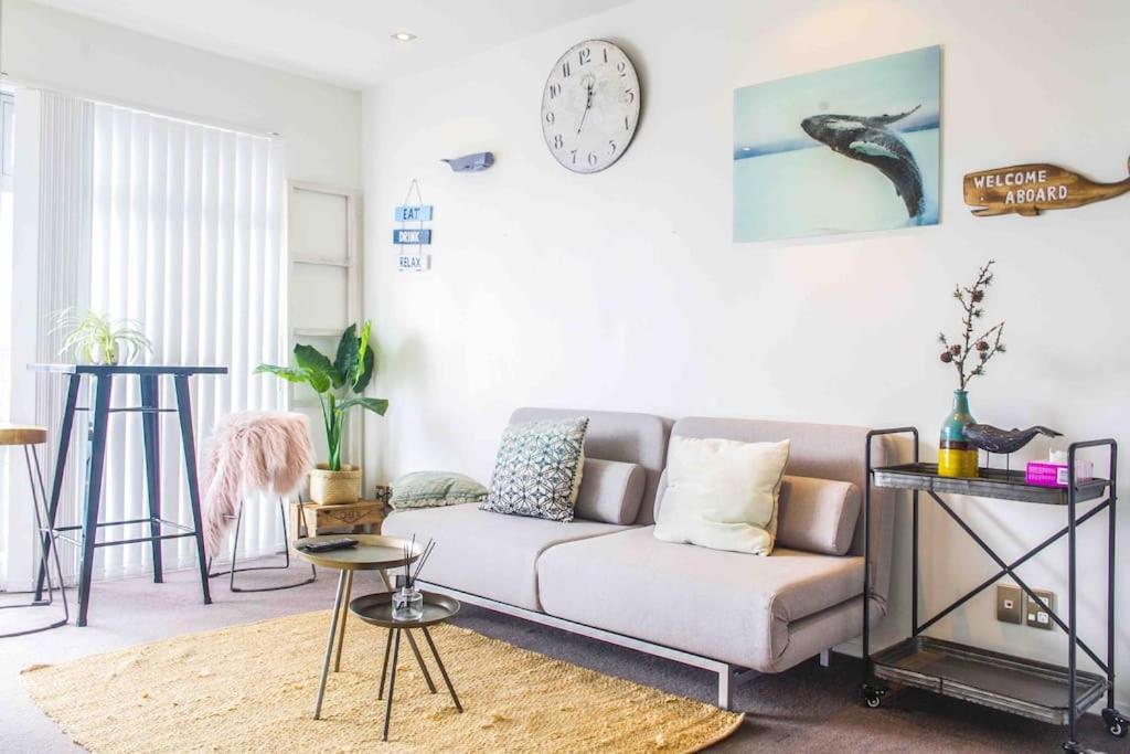 Character In Downtown Apartment Auckland