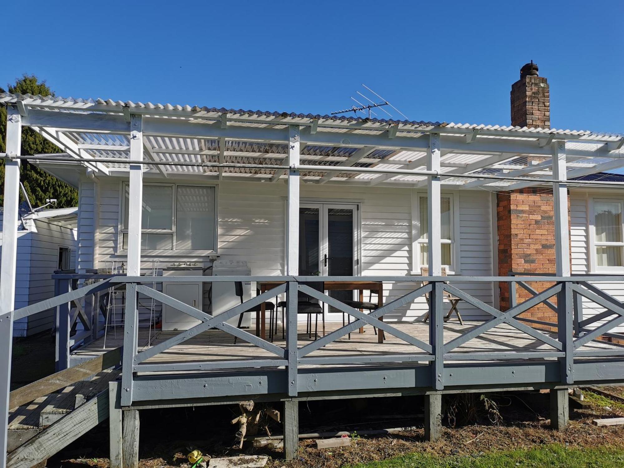 White Weather Board House * Auckland