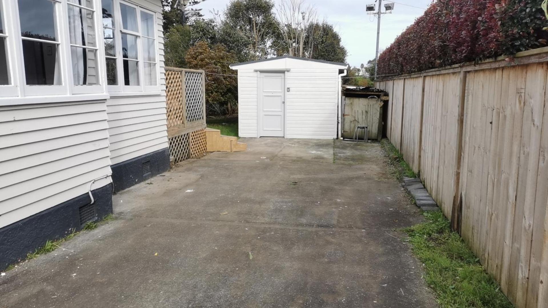 Holiday home 2 Double Beds Including 1 Sofa Bed Garden Chalet, 14 Phyllis St, Mt Albert, *