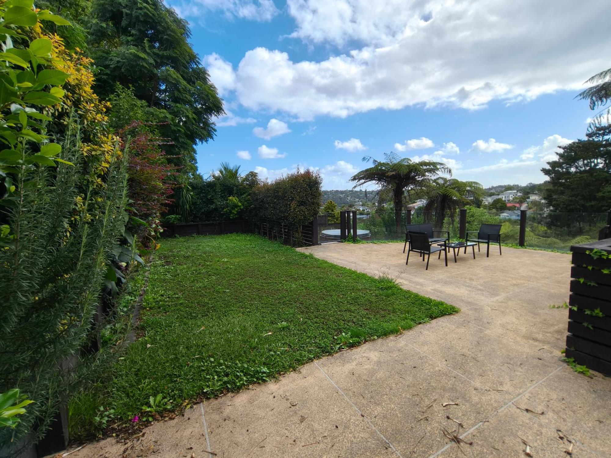 Sunny Cosy In Garden Bush View Bed & Breakfast *