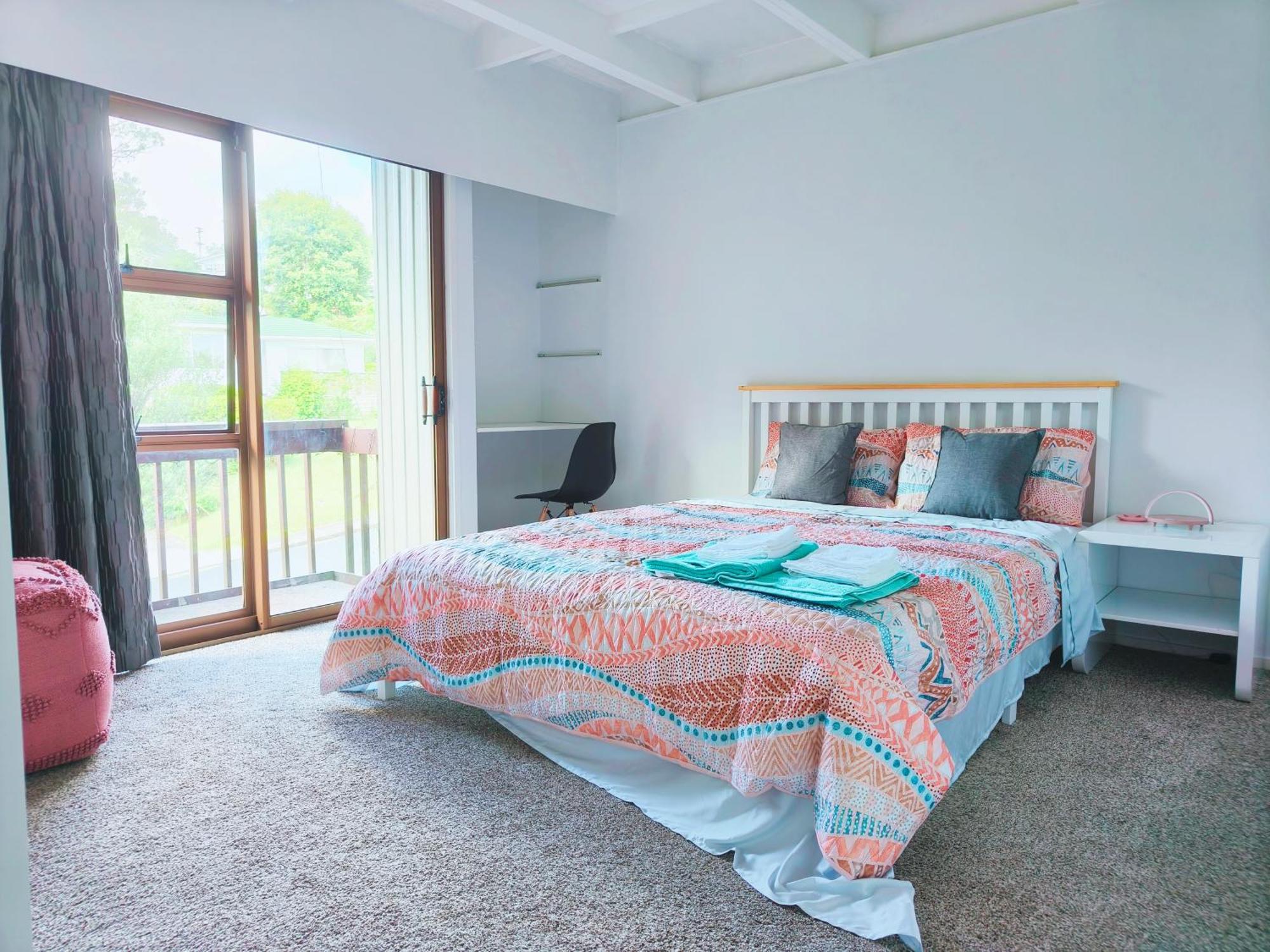 Sunny Cosy In Garden Bush View Bed & Breakfast *