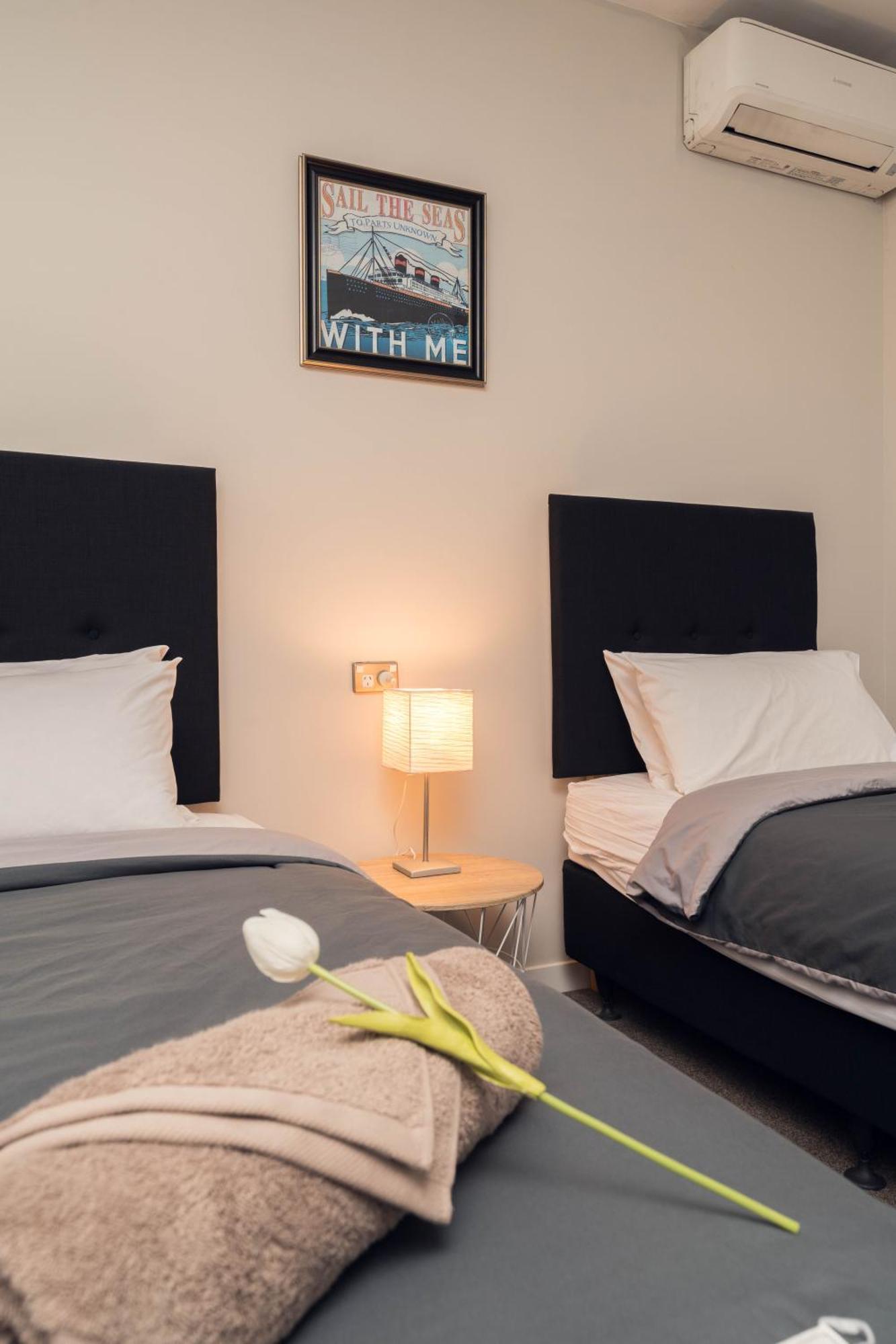 Homestay Alpaca Manor Auckland
