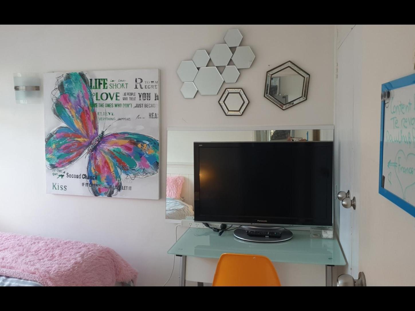 Guest house 1 Exclusive To International Travellers Only Book Now R1 Auckland