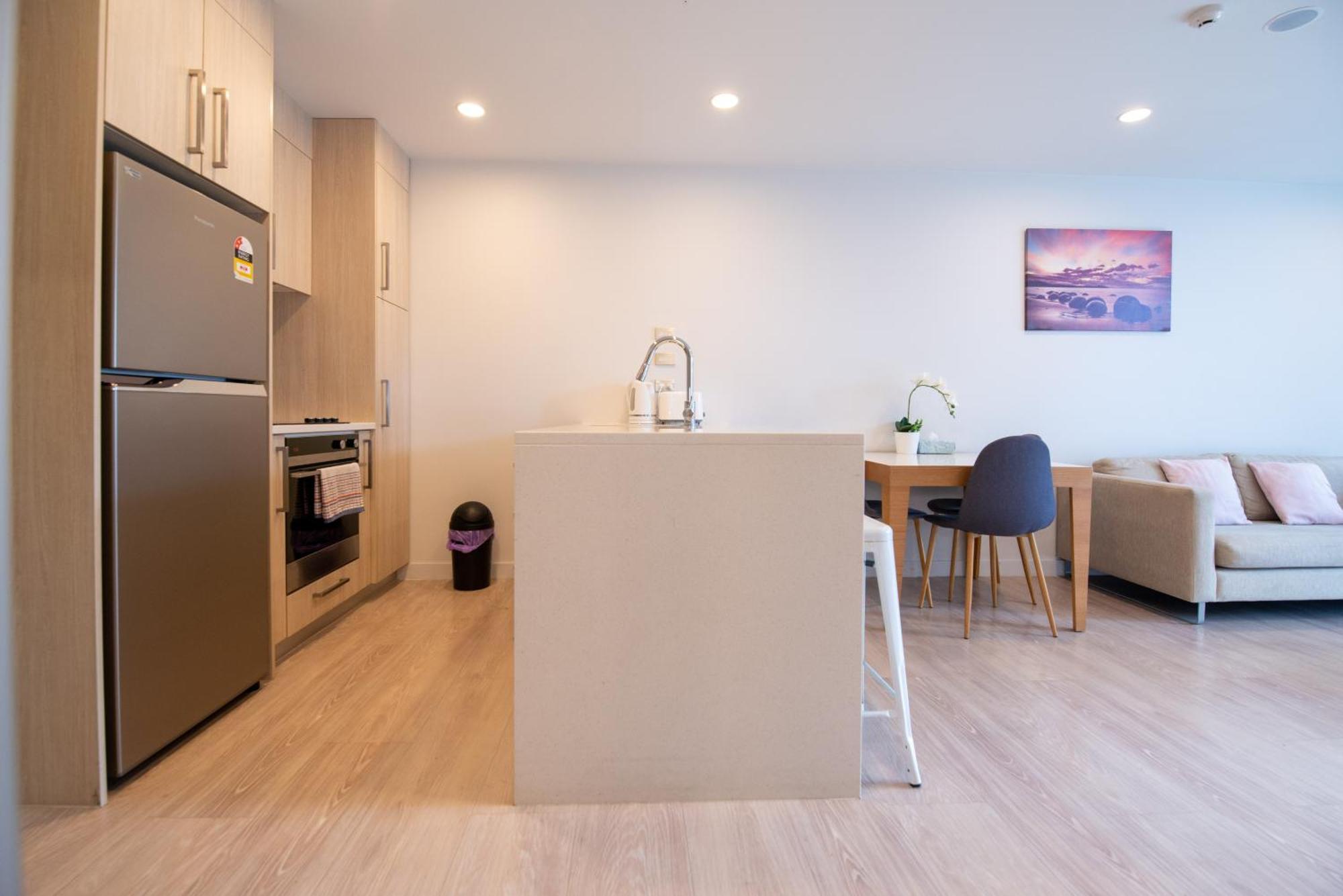 Gorgeous High Floor 2 Bedroom In Cbd