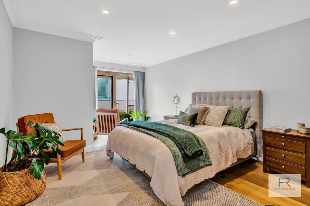 Executive On Paritai Holiday home