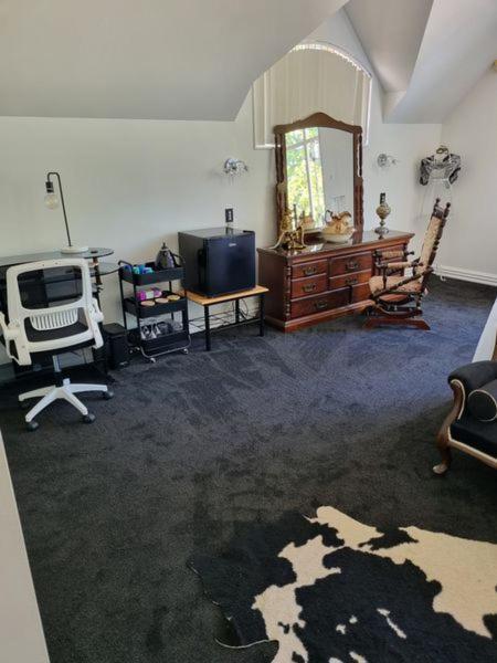 Homestay The Luxurious Manor - Very Large Bedroom With Private Ensuite