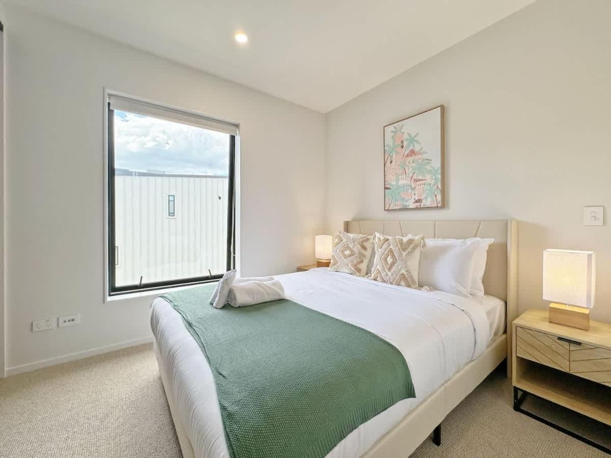 Garden Gem 2 Bdr & 1 Study Townhouse Near Center Holiday home