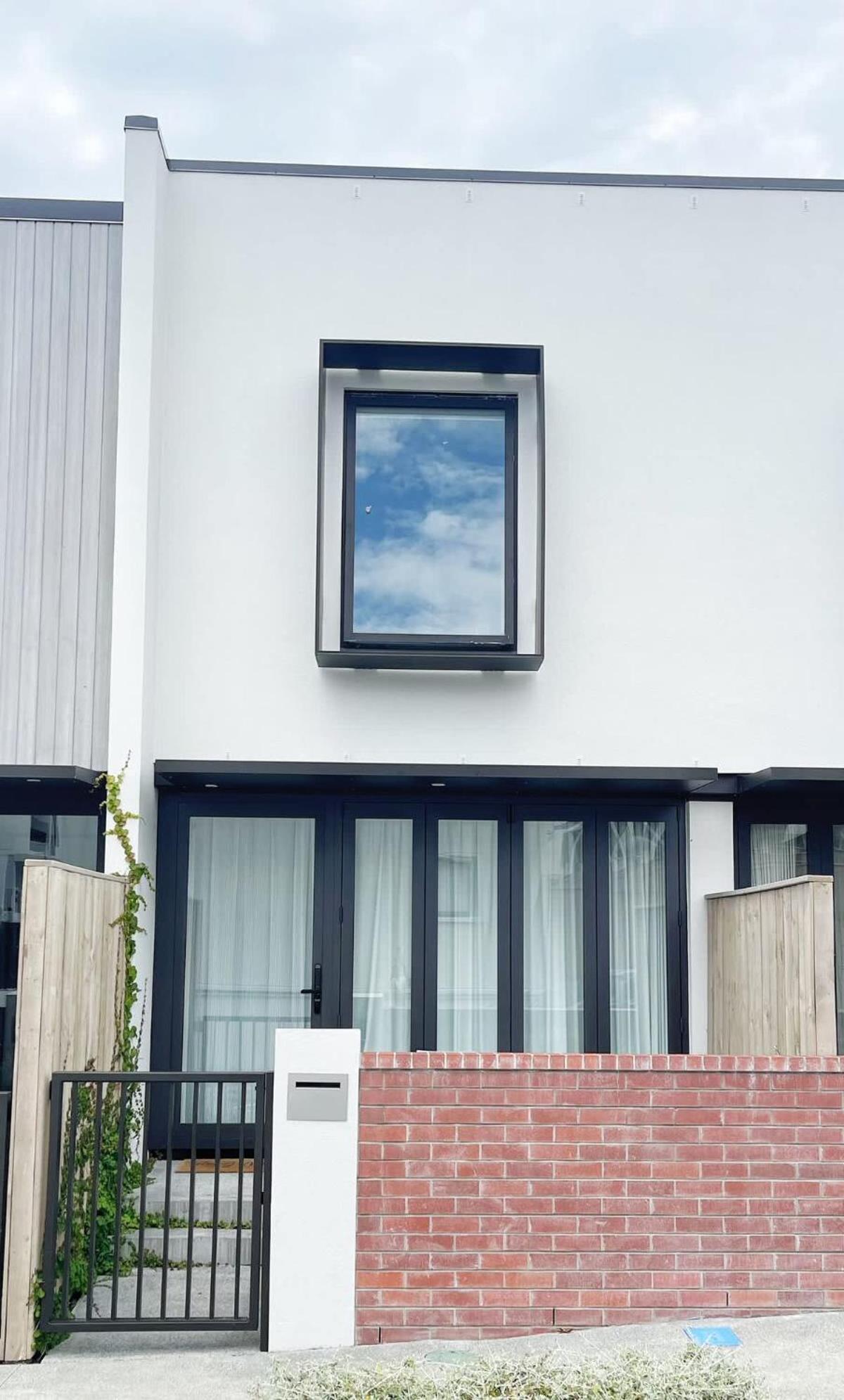Garden Gem 2 Bdr & 1 Study Townhouse Near Center Holiday home