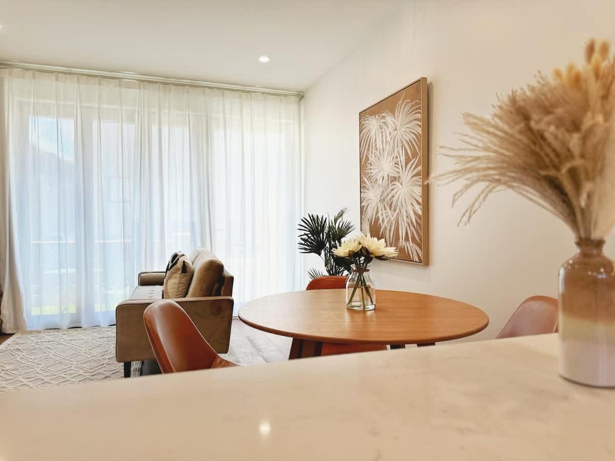 Garden Gem 2 Bdr & 1 Study Townhouse Near Center Holiday home
