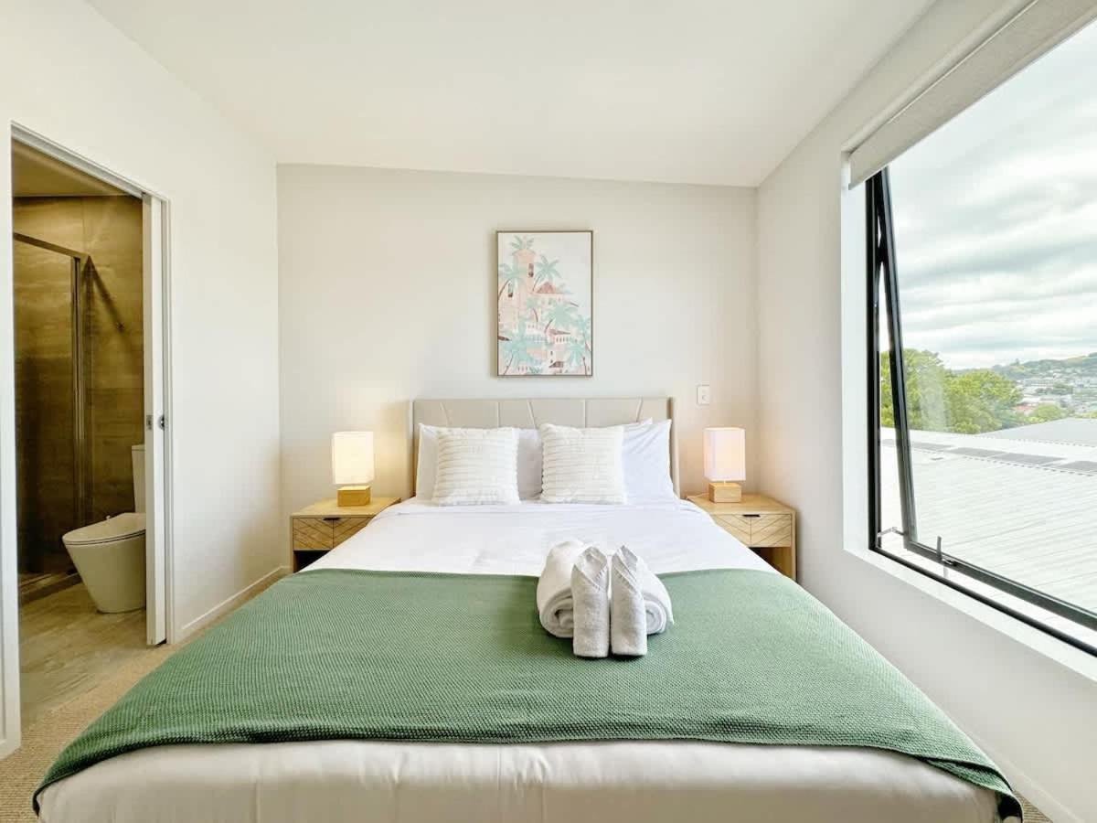 Garden Gem 2 Bdr & 1 Study Townhouse Near Center * Auckland