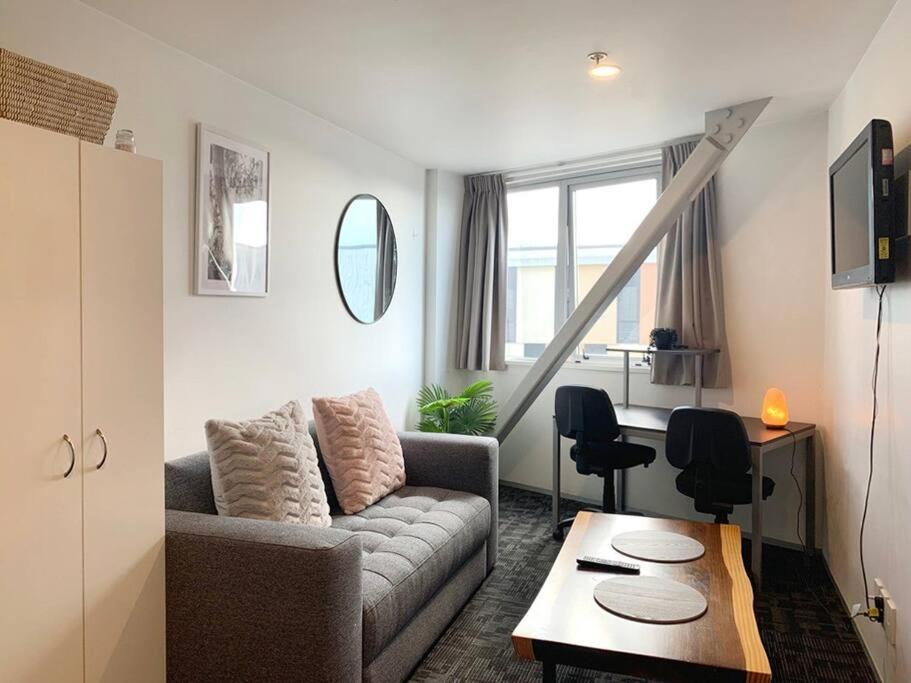1br With Sea Views Over The Gulf Apartment