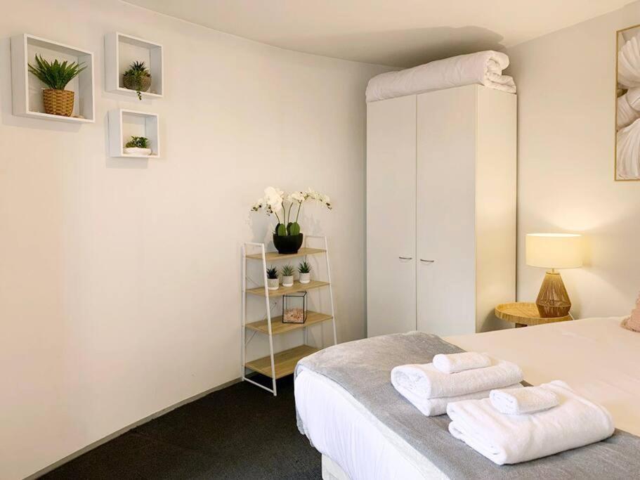 1br With Sea Views Over The Gulf * Auckland