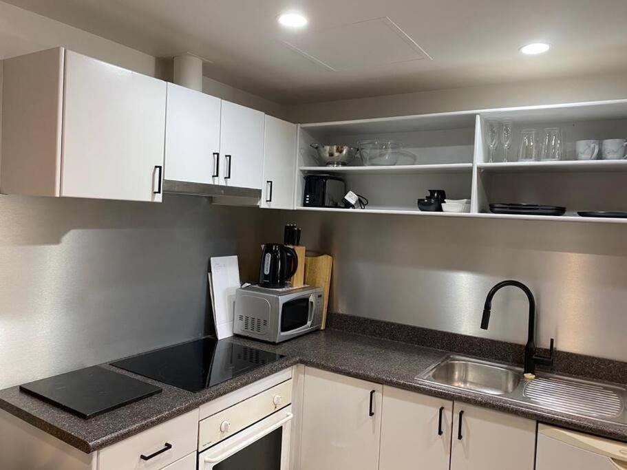 Apartment City-center In The Vibrant Heart Of Cbd Auckland