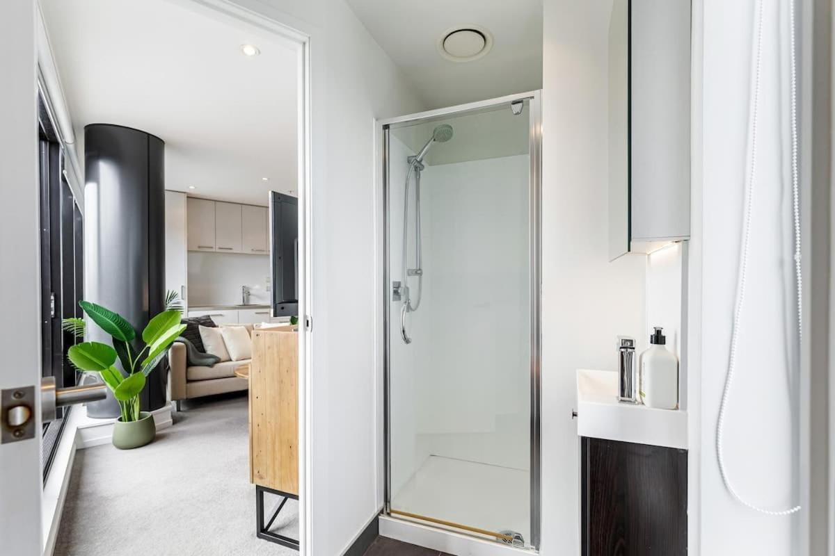Apartment Sky Tower View 2br W Gym & Pool Access *