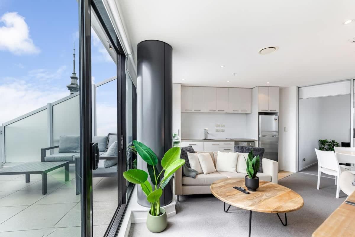 Sky Tower View 2br W Gym & Pool Access *