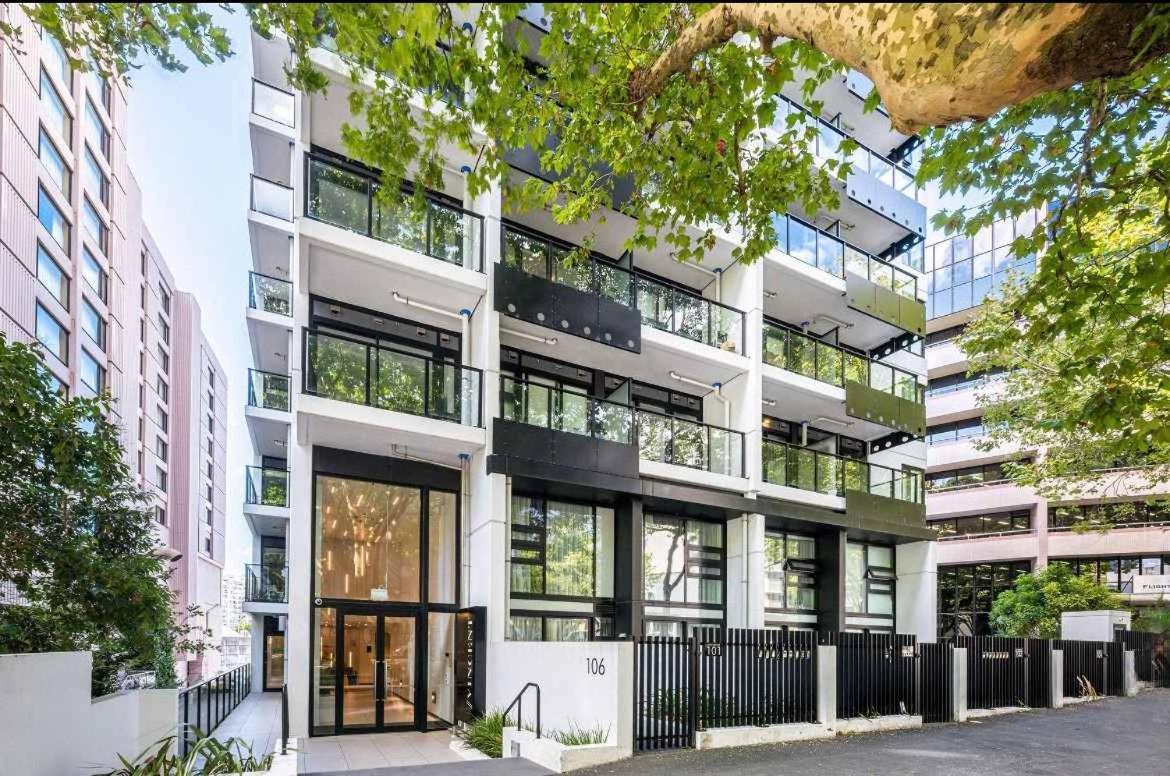 Location Cozy With Pool Gym & Sauna Nearby Skytower