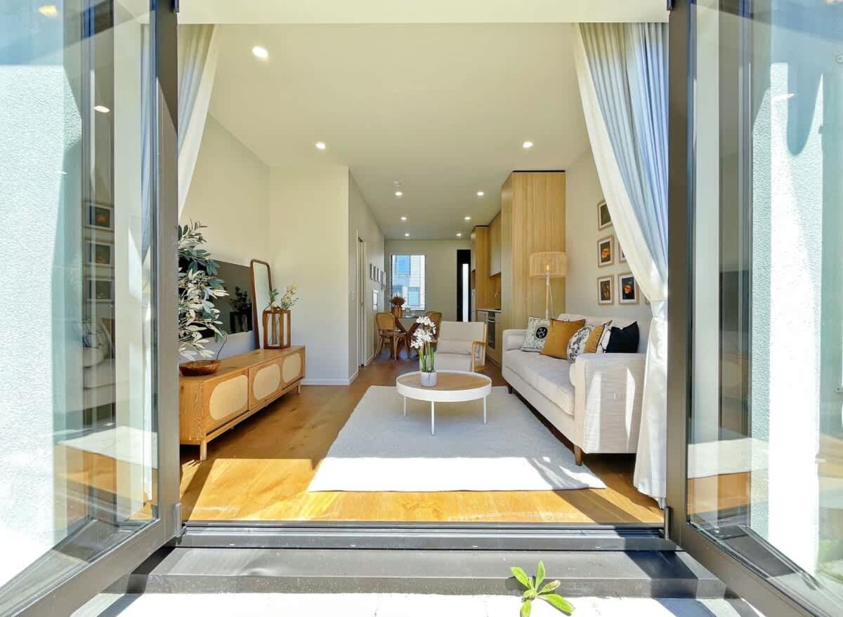 Holiday home Rare Retreat Stylish 2br Townhouse Vs Ac & Parking Auckland
