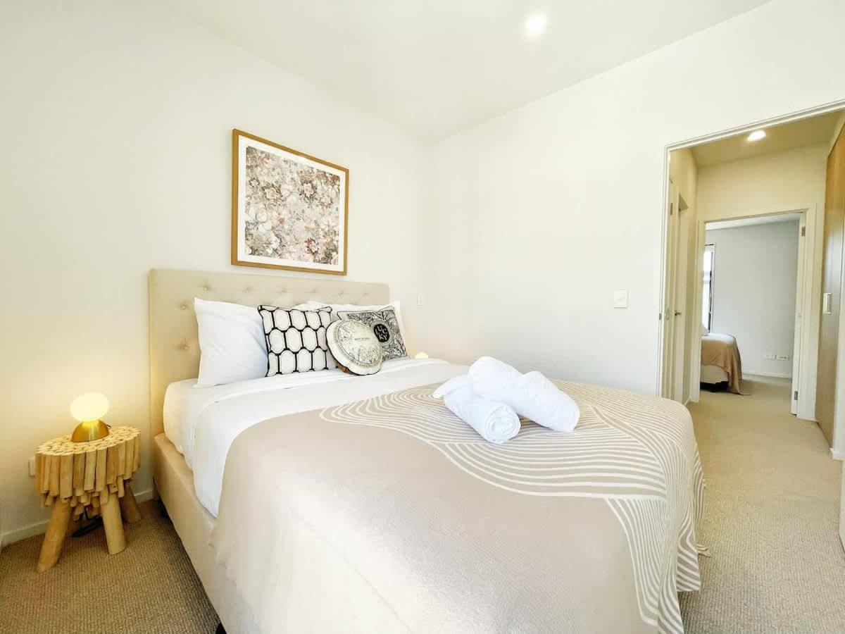 Rare Retreat Stylish 2br Townhouse Vs Ac & Parking Holiday home Auckland