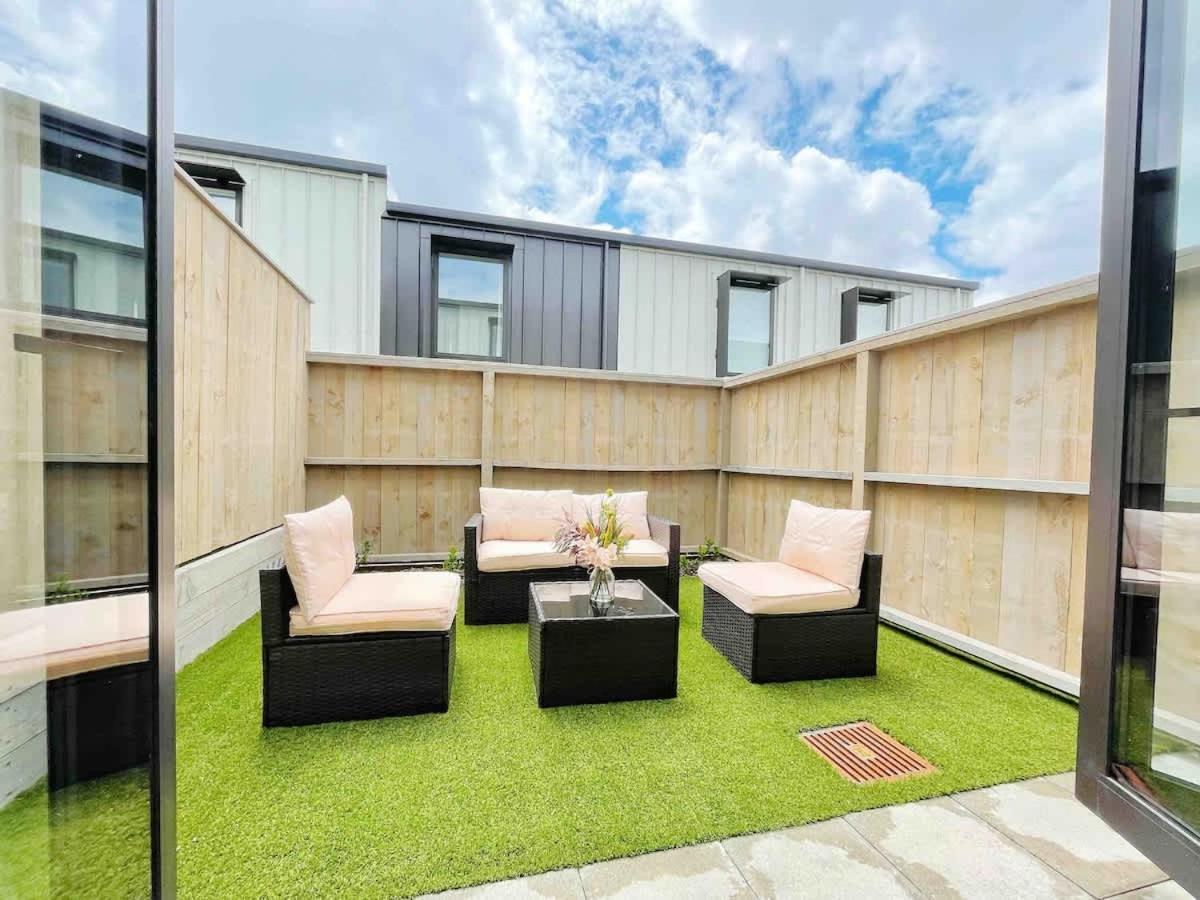 Rare Retreat Stylish 2br Townhouse Vs Ac & Parking