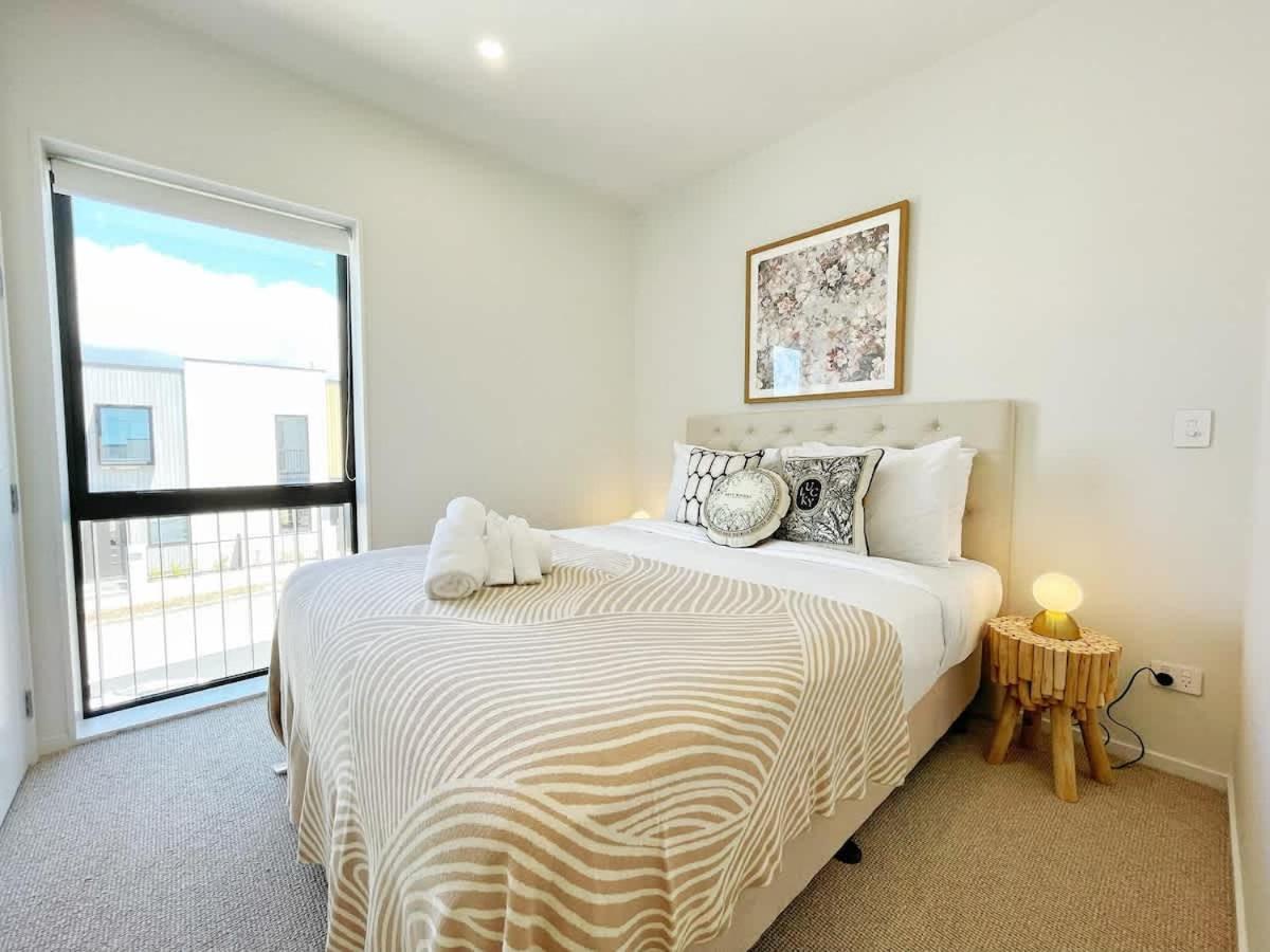 Rare Retreat Stylish 2br Townhouse Vs Ac & Parking Holiday home Auckland